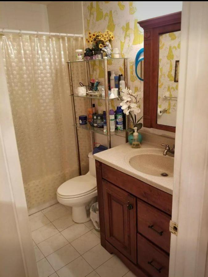 Snug Minimalist Full Bed With 50 Inch Smart Tv, Netflix, Airplay, Mini-Fridge, And 500 Mbps Wifi Near Fiu, Dolphin Mall, Airport Miami Buitenkant foto